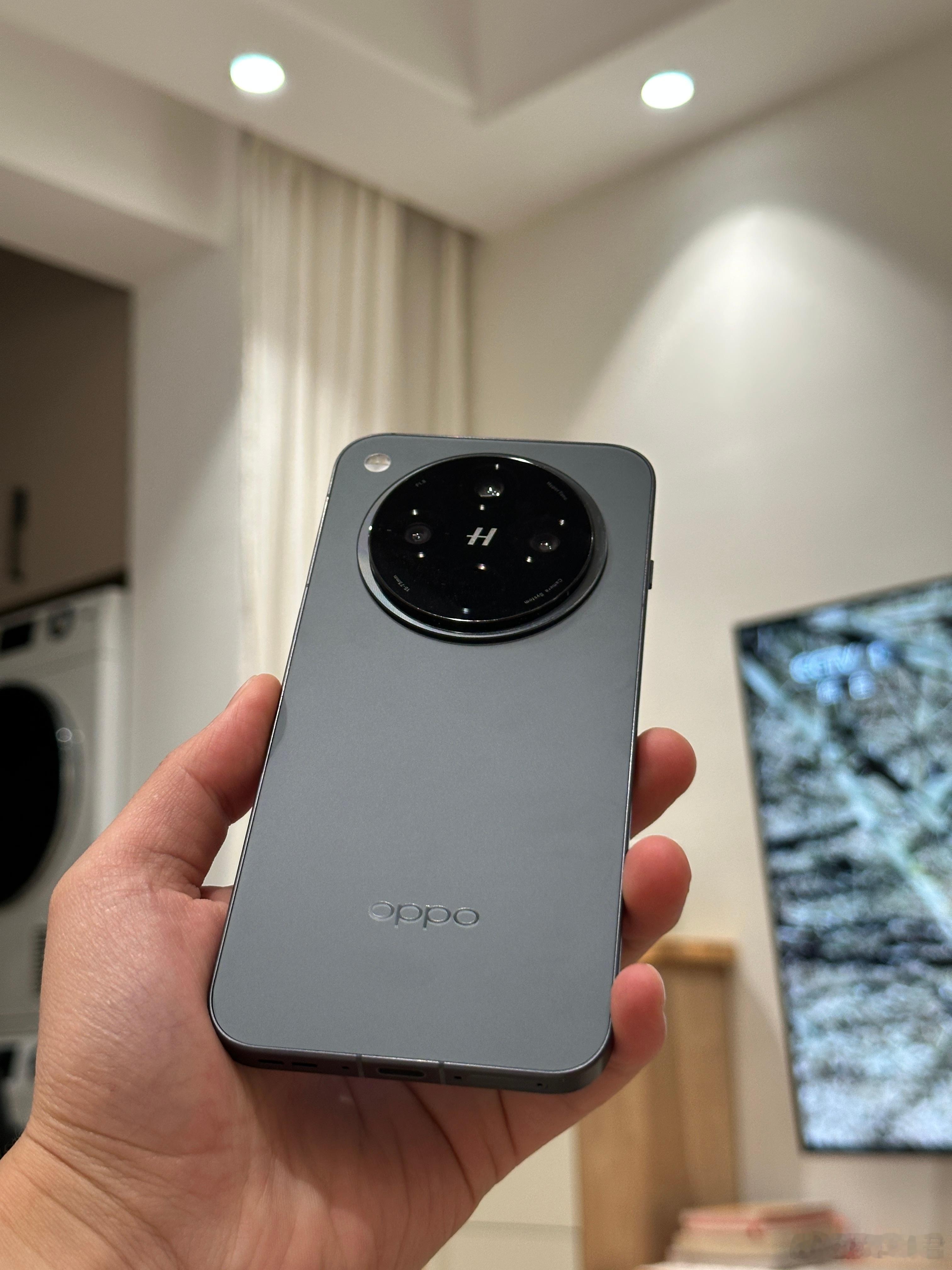 #国产新机上市老款iPhone跌至半价#看了下，iPhone 14这也没半价啊，