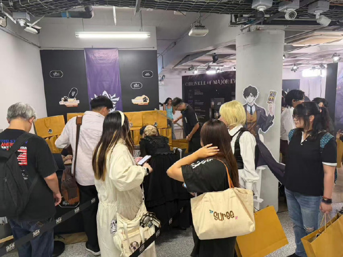 诡秘之主宠起粉来没个轻重 乌贼签售手绘克喵喵、生日实景展、海内外同步线下活动，从