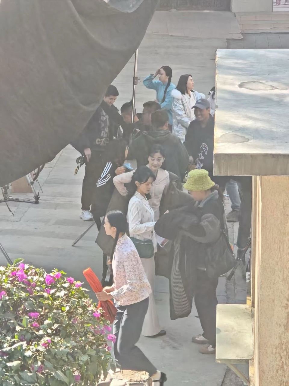 这才是必追的年代群像剧 时代的浪潮里，故事缓缓拉开帷幕。《好好的时代》以上世纪7