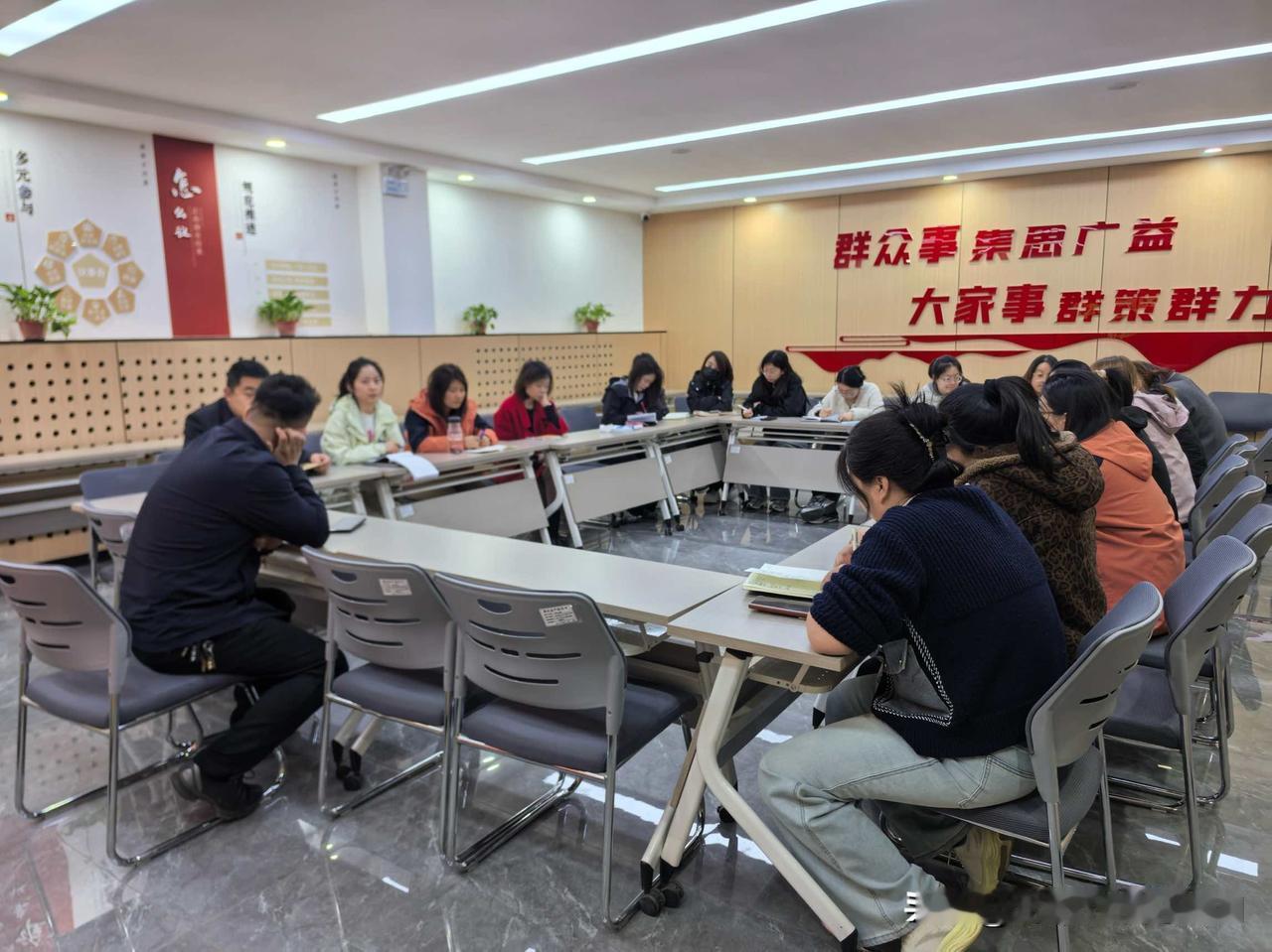 万柏林区中海社区：构建三维服务阵地 深耕邻里和谐治理
 
万柏林区南寒街道中海社
