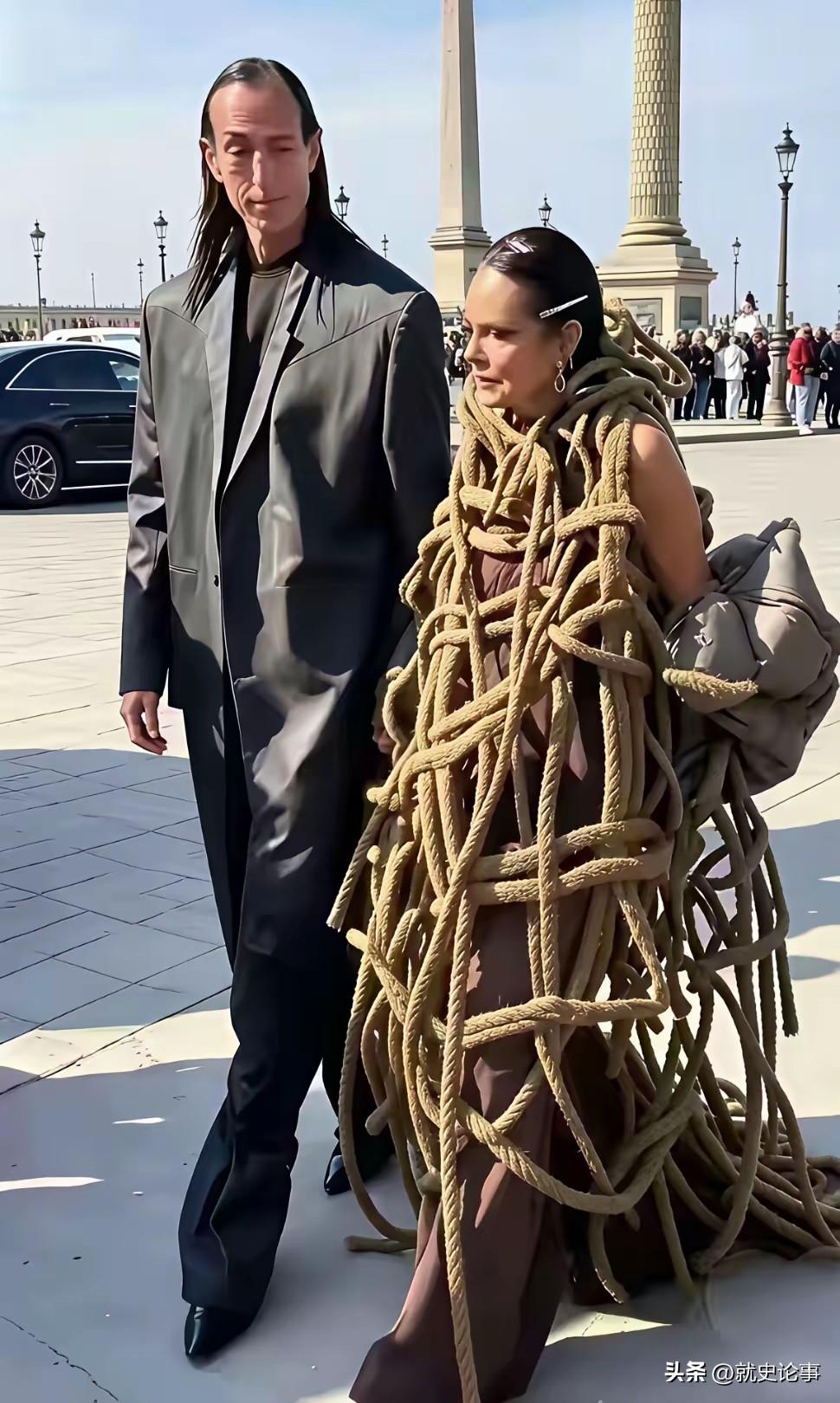 巴黎世家绳索装，不得不说这时尚我真不懂啊！镜头下，模特身着极具冲击力的绳索造型成
