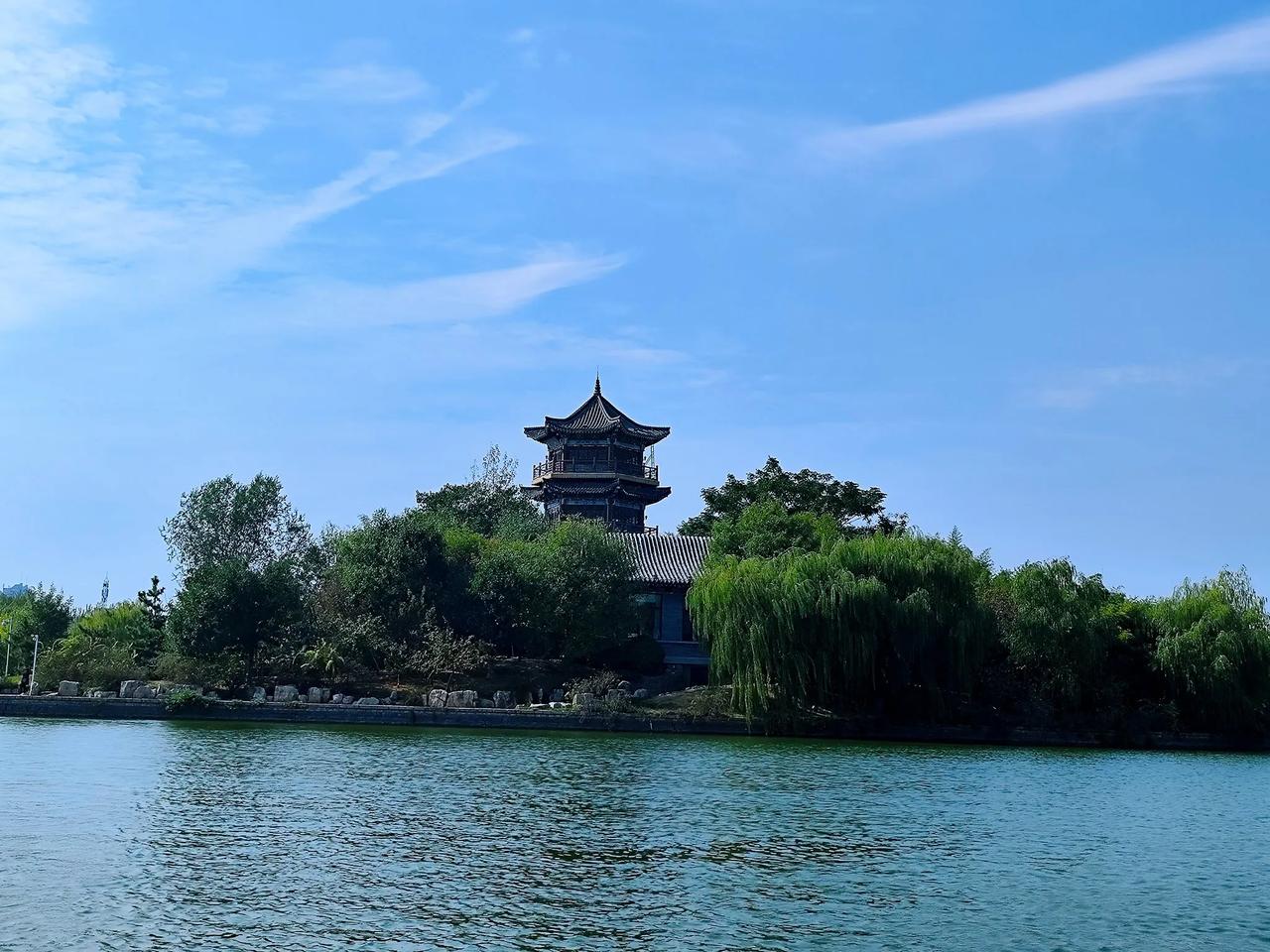 节假日来江北水城聊城就对了，这里因京杭大运河而繁荣，而落寞，历史上留下了众多名胜