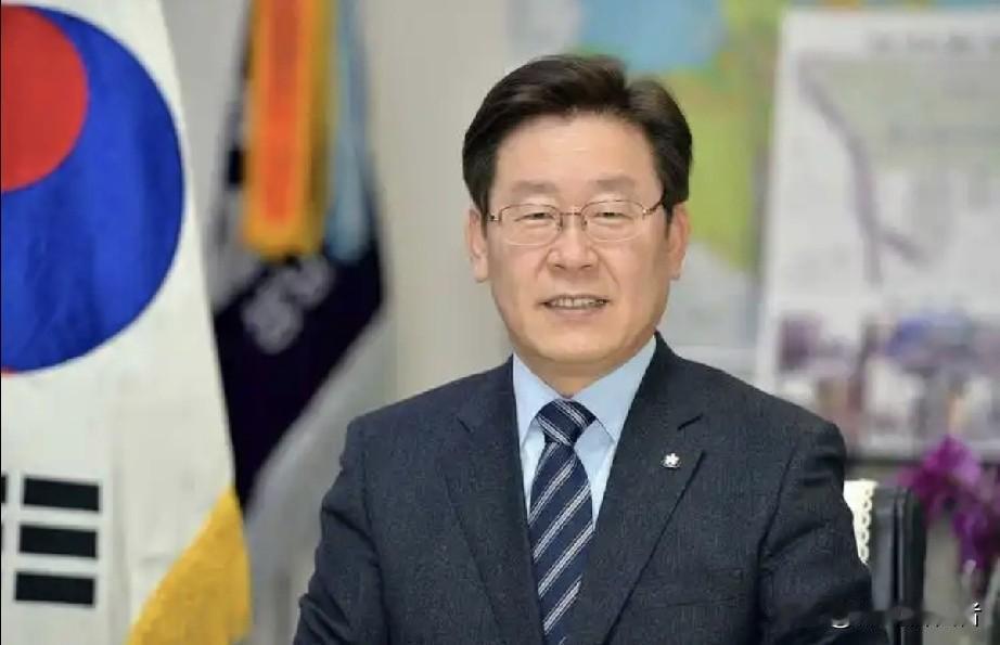 韩国总统这波圈粉，特朗普称致电李在明请求协助对伊行动，对方回复“不了谢谢”，暴跳