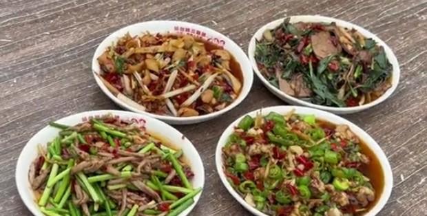 实话实说：乐山菜远远不如自贡菜
按：“吃在四川，味在自贡”是川菜的点睛之笔。
总