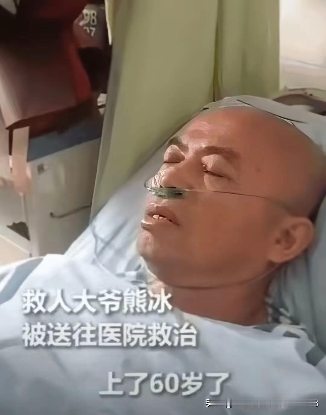 眼泪止不住了！”四川，为救落水女子，60岁大爷从36米高的桥上跳下！不料，女子成