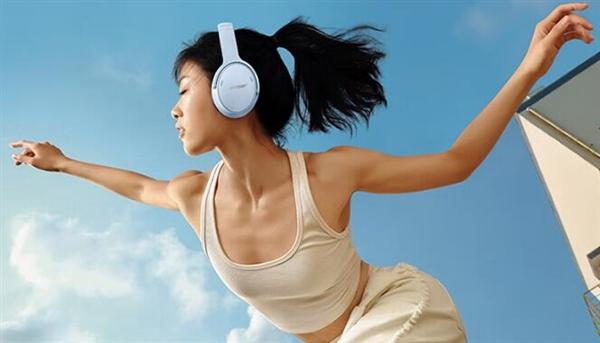 Bose推出了新款Quiet Comfort系列消噪耳机，包括Bose QC消噪