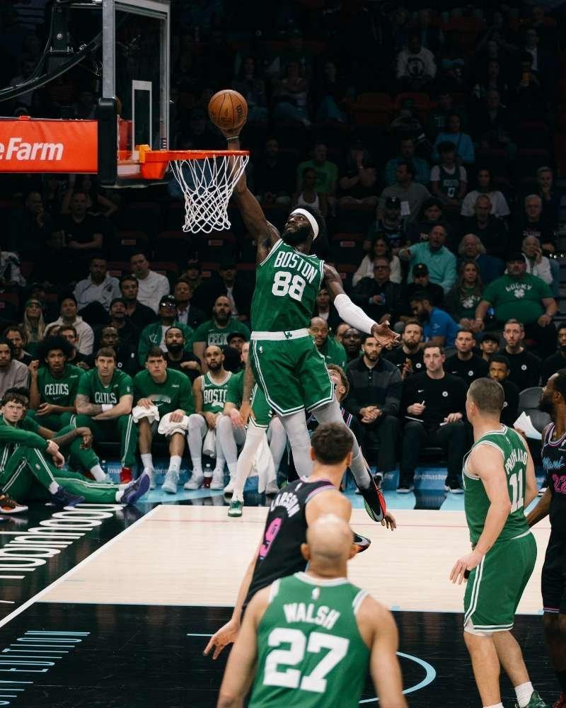 马祖拉称赞了克塔的防守表现，他说：“克塔防守端的进步，正在帮助球队变得更强。”凯