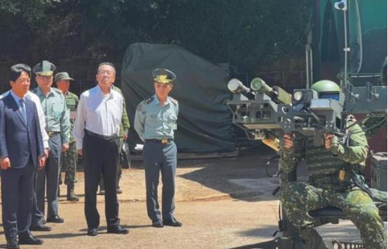 2025年10月31日赖清德在新竹办了个仪式，宣布台军开始用美制M1A2T坦克。