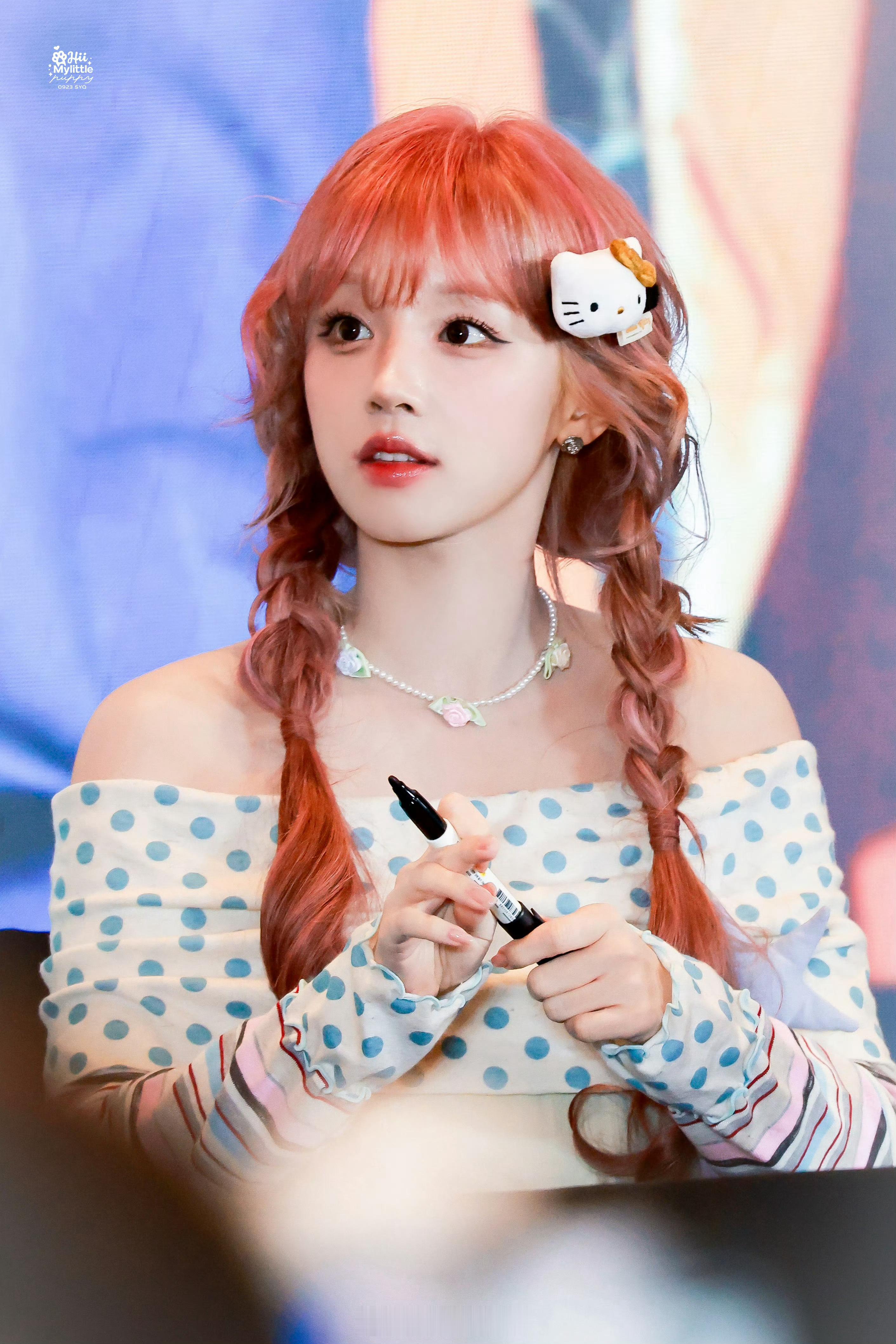 萌的想咬一口宋雨琦粉发麻花辫造型宋雨琦毛绒kitty发夹