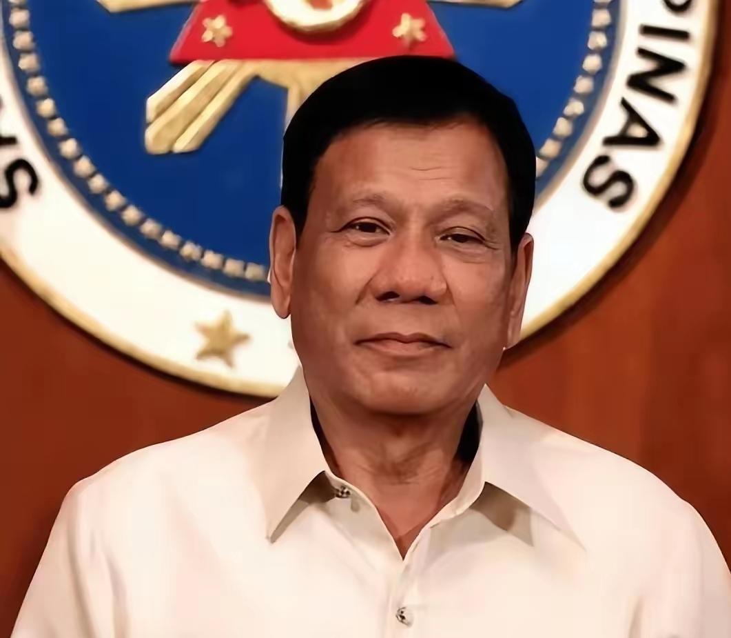 4月10日，在马尼拉的菲律宾参议院大楼，一场备受瞩目的听证会正处于聚光灯下——焦