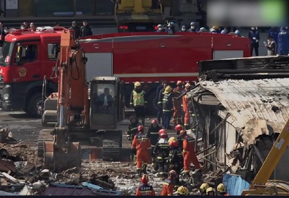 燕郊地铁项目爆燃事故调查报告公布，7死27伤，涉事单位及个人面临法律严惩。
燕郊