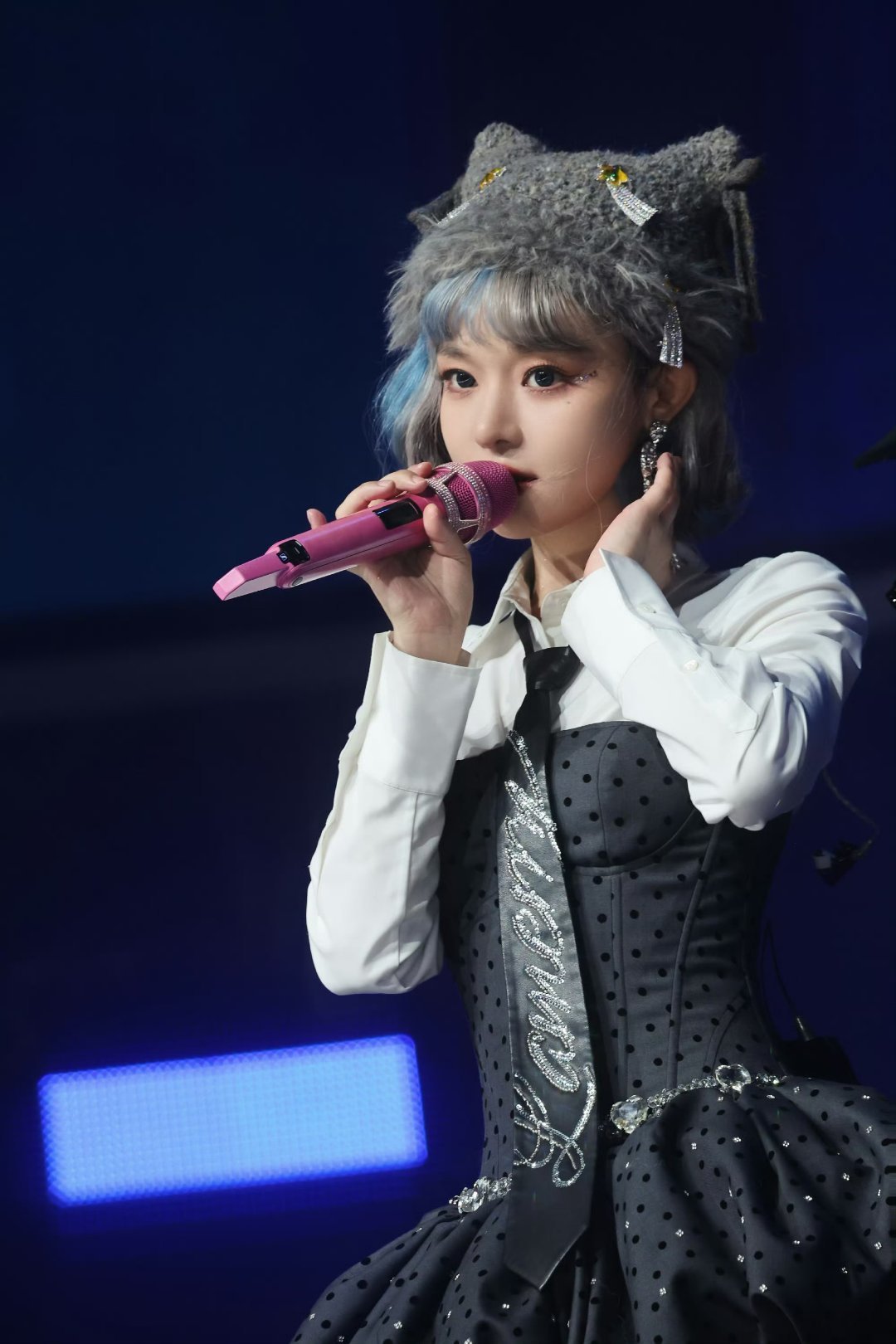 黄霄雲香香软软小蛋糕来的！！！新的一年继续同行~你在舞台上闪耀发光💓