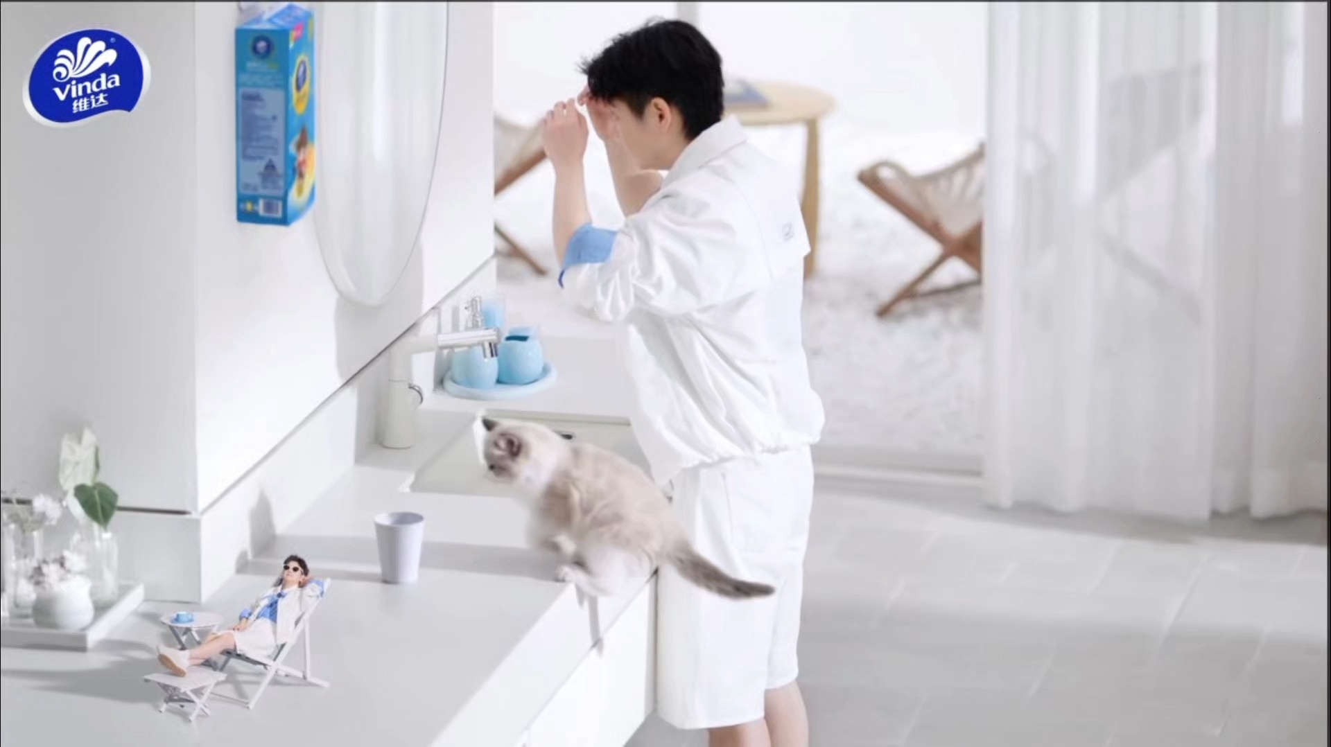 这个被吓到的小表情好可爱啊哈哈哈哈😆小猫x2！🐈cr：网页链接