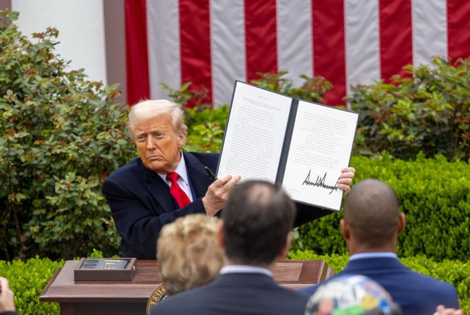 关税风暴中逆袭！东南亚凭什么扛住特朗普贸易战？
 
面对特朗普最高49%的“对等