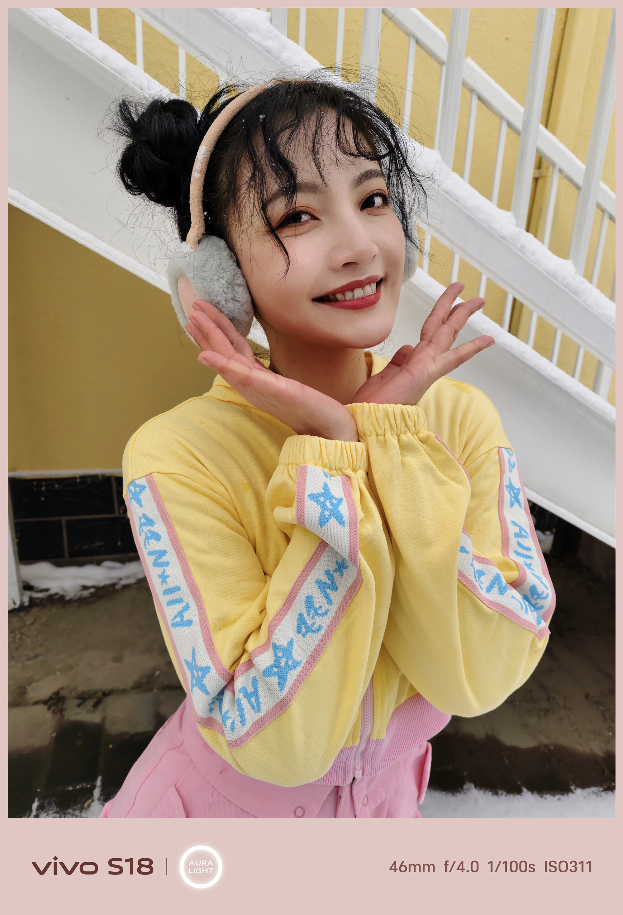 因为喜欢摄影，也爱上了旅行。以前总是看到很多热门旅游打卡点，在同样拍照机位拍出千