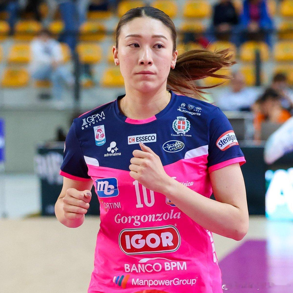 📊🇯🇵石川真佑：24-25赛季女排意甲常规赛第一轮对阵基耶里：▶️22分：