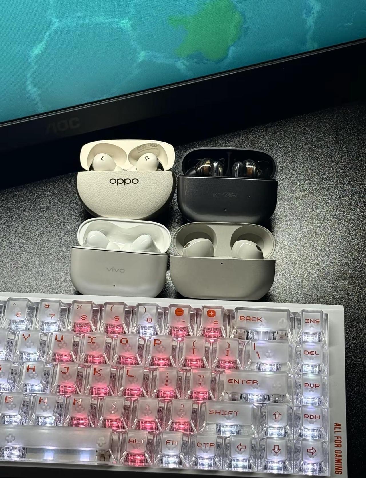 不是什么专业发烧友，就是平时喜欢买耳机，不知不觉三百到上千的耳机我都买了，今天正