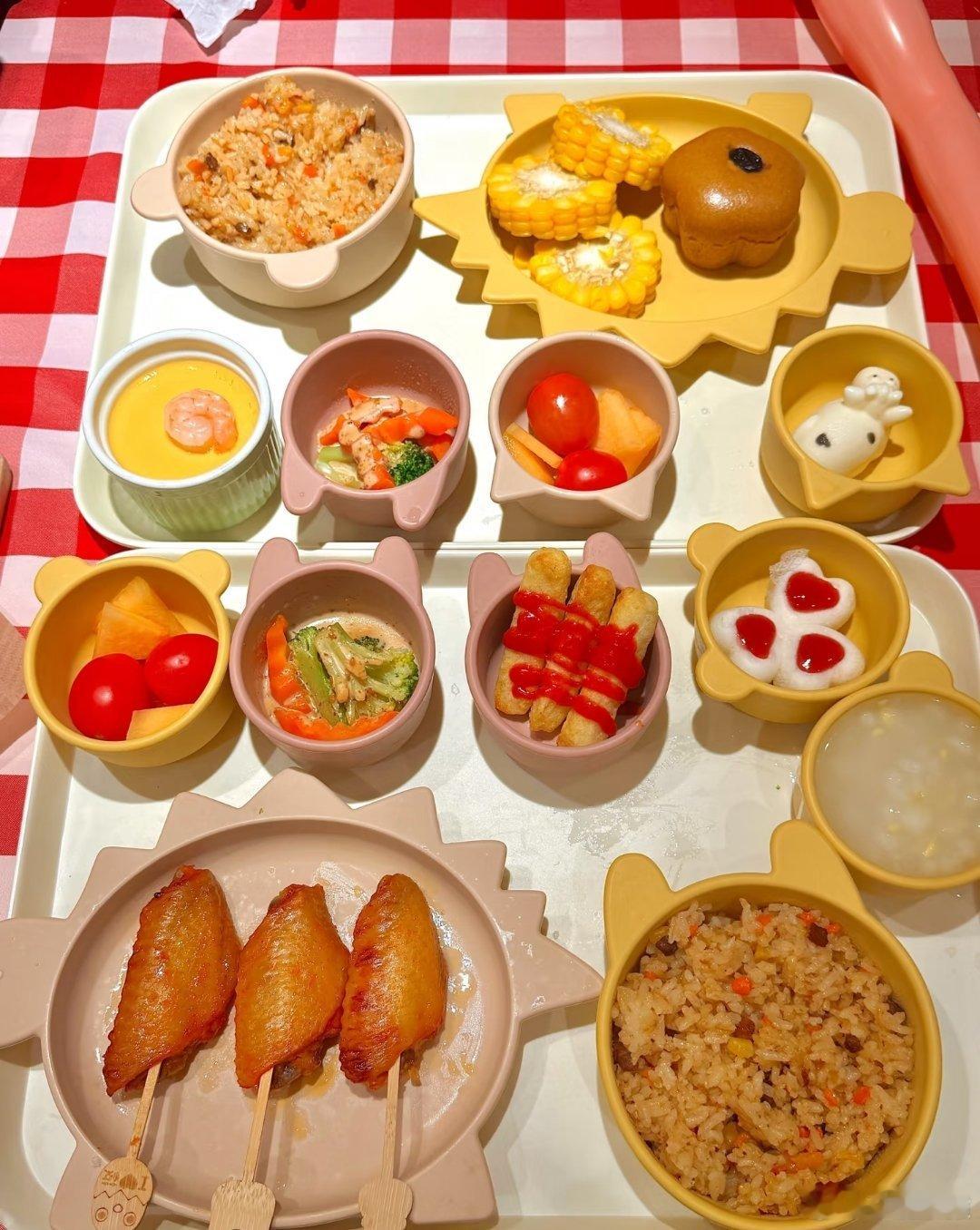 小孩饭 大人饭西贝的小孩饭和大人饭。 