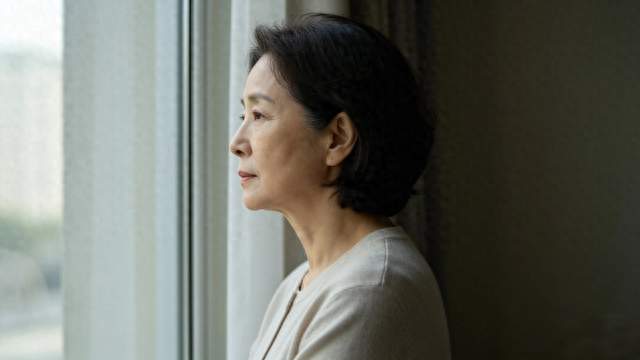 敬一丹走后我才明白：退休后最大的坑，不是没钱，是“停不下来”