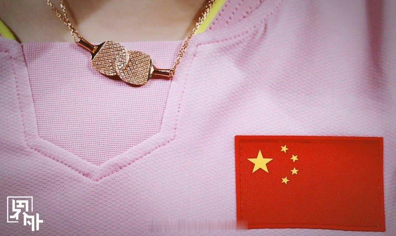 篮球女运动员化妆要被嘴，乒乓球女运动员戴项链要被嘴，网友这么闲不如先审判审判自己