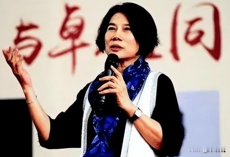 2005 年，广东珠海要将格力以9亿美元的价格卖给外资企业，51岁的董明珠据理力