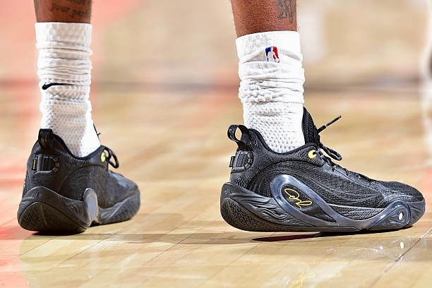 今日NBA球员球鞋上脚精选：拉塞尔 李宁 DLO 1 门徒约基奇 361° Jo