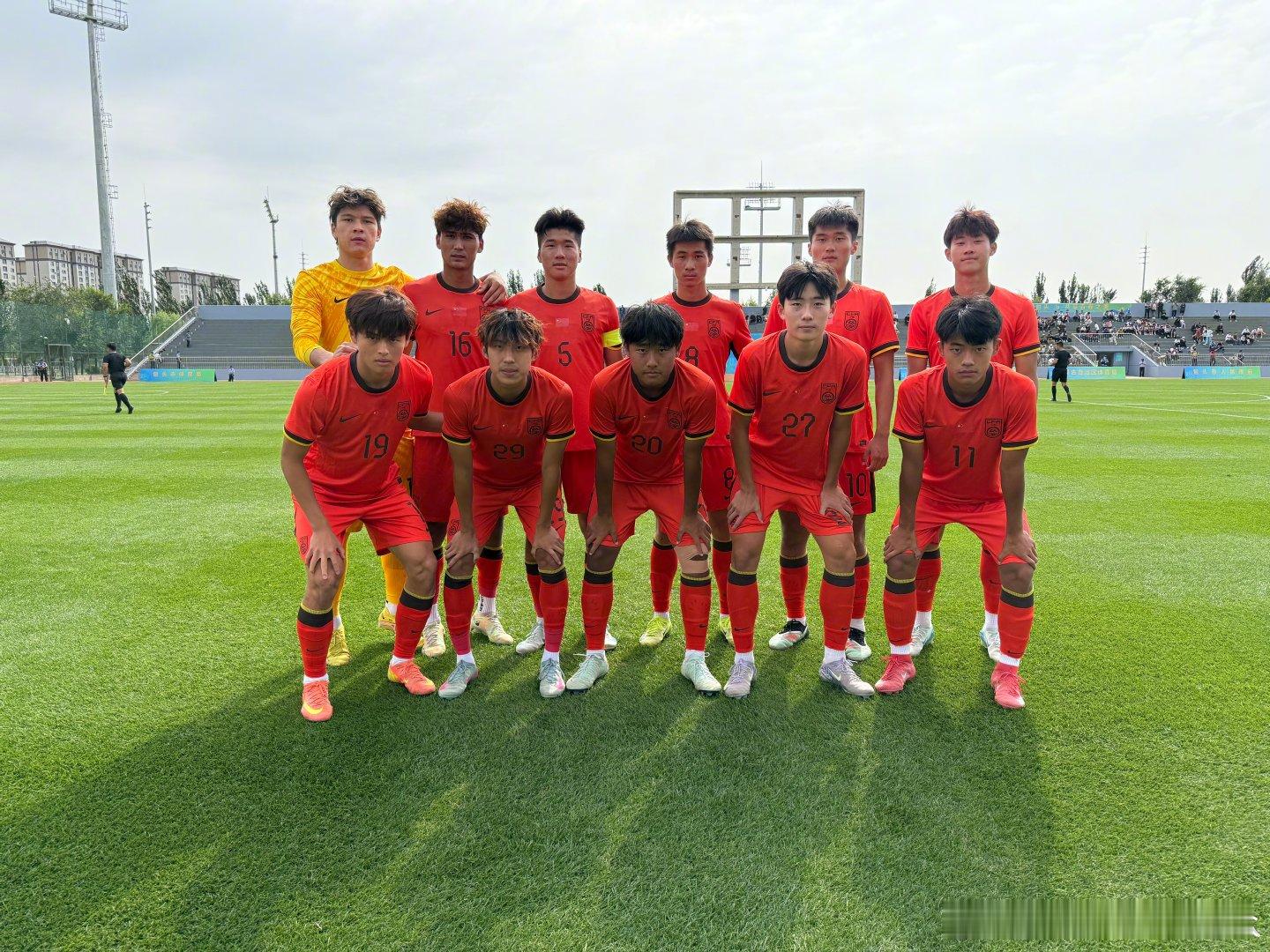 【U-18 男足两连胜，末战对阵韩国】今天上午10:00，中日韩青少年运动会足球