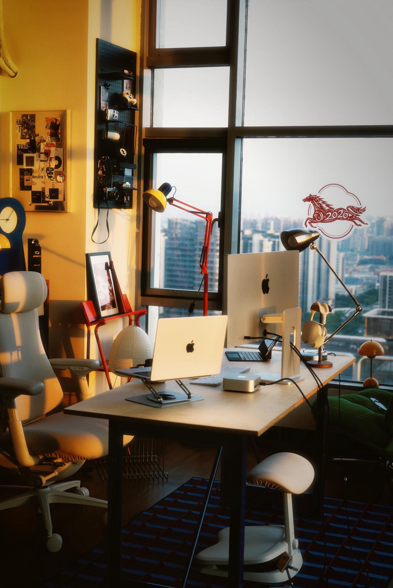 Studio Display买的太值了！最近因为赶工的原因，基本都要加班到深夜。