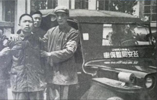 1949年，毛人凤撤离重庆前，听说李修凯还没有走，顿时就急了：“李修凯手握机密，