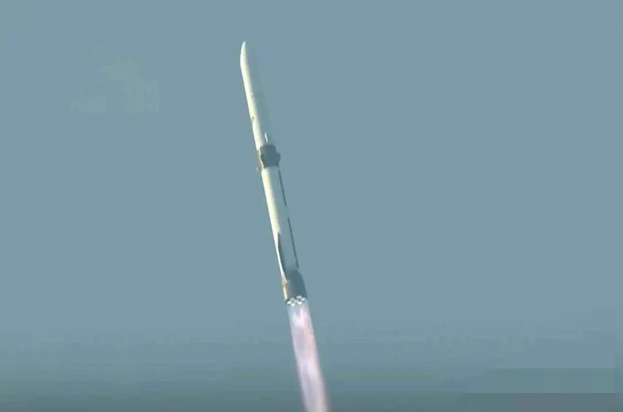 蓝色起源的火箭复用技术有多先进蓝色起源的复用技术曾领先全球：2015年亚轨道火箭