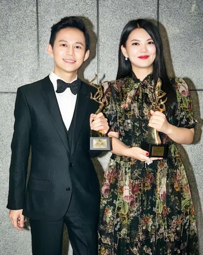 原来这是主持人何炅不结婚的原因：
 
一、自身婚恋观：绝不将就，婚姻不是人生必选