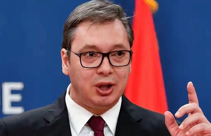 武契奇最羡慕的国家，不是法国，不是德国，是朝鲜。

一个被全球制裁、穷得叮当响的