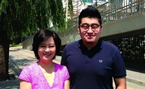 1999年，鞠萍向丈夫提出了离婚，丈夫同意离婚，却让她二选一，孩子和财产只能带走