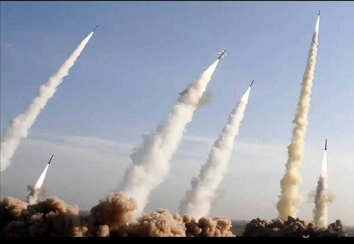 突发！

12月22日，伊朗全国多地试射多种型号的弹道导弹和巡航导弹！

以色列