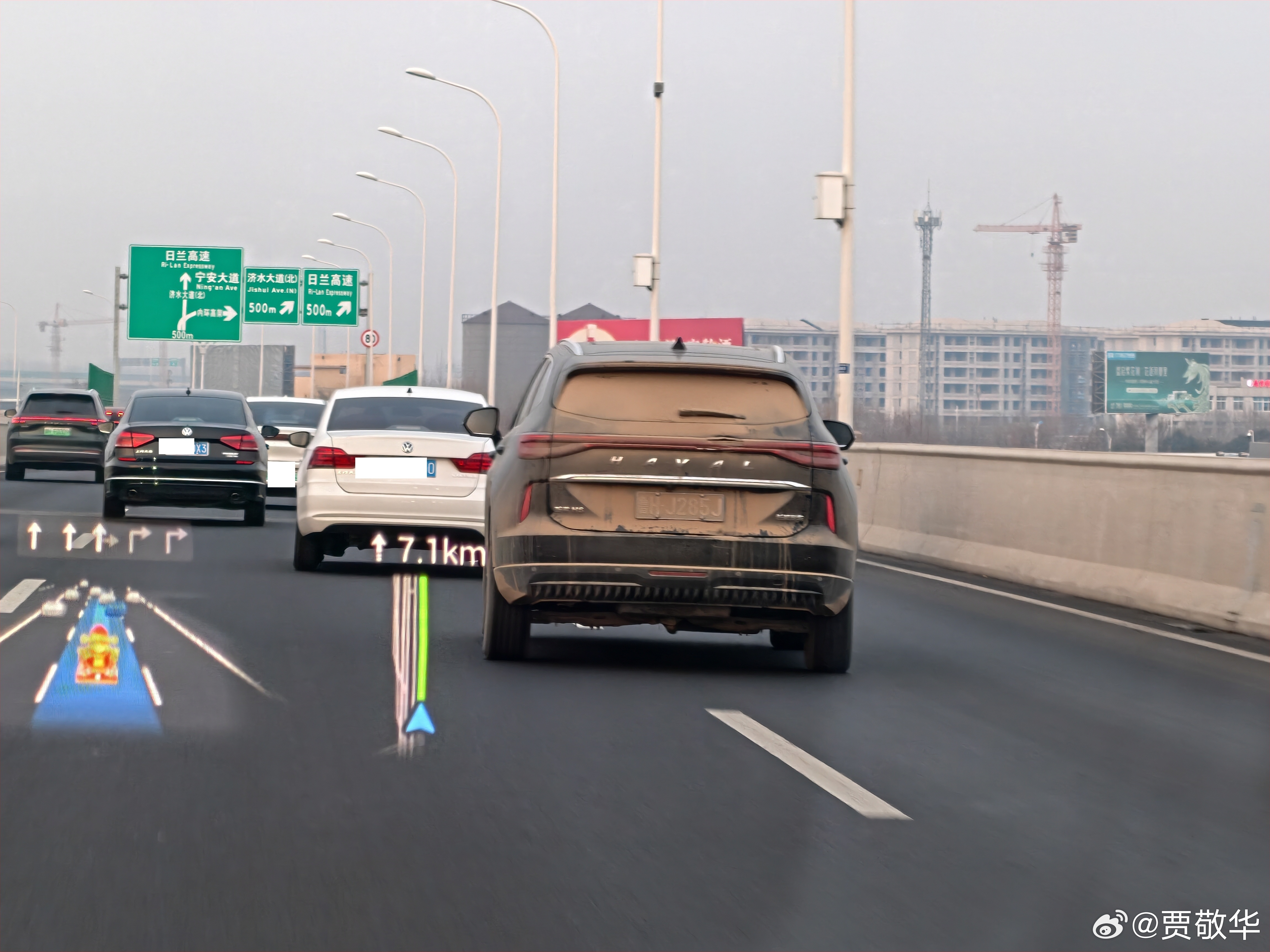 刚才出去遇到一辆车，车牌被挡得严严实实。这到底是故意遮挡的，还是车子太脏，把车牌