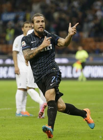 【意甲-辫帅失点新锋霸破门 国米两中柱2-0主场全胜】北京时间9月25日2时45