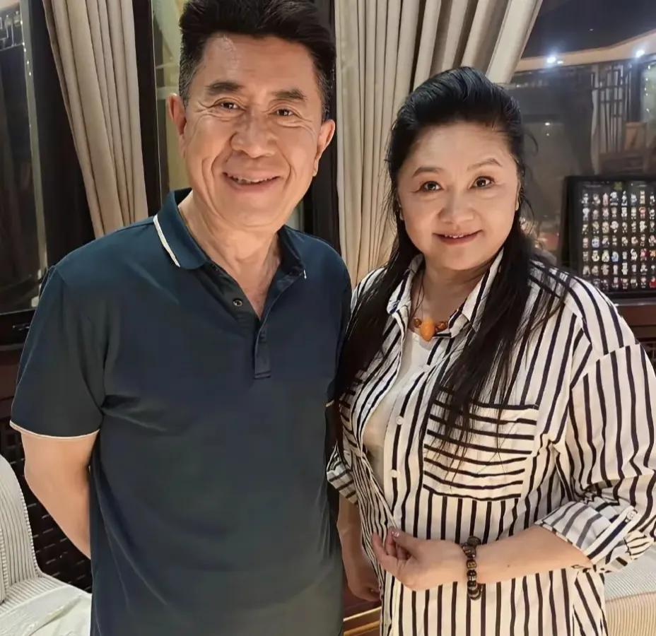 68岁郭凯敏，变化太大了，从“初恋系男”神，到如今的中年大叔
刷到郭凯敏近照，愣