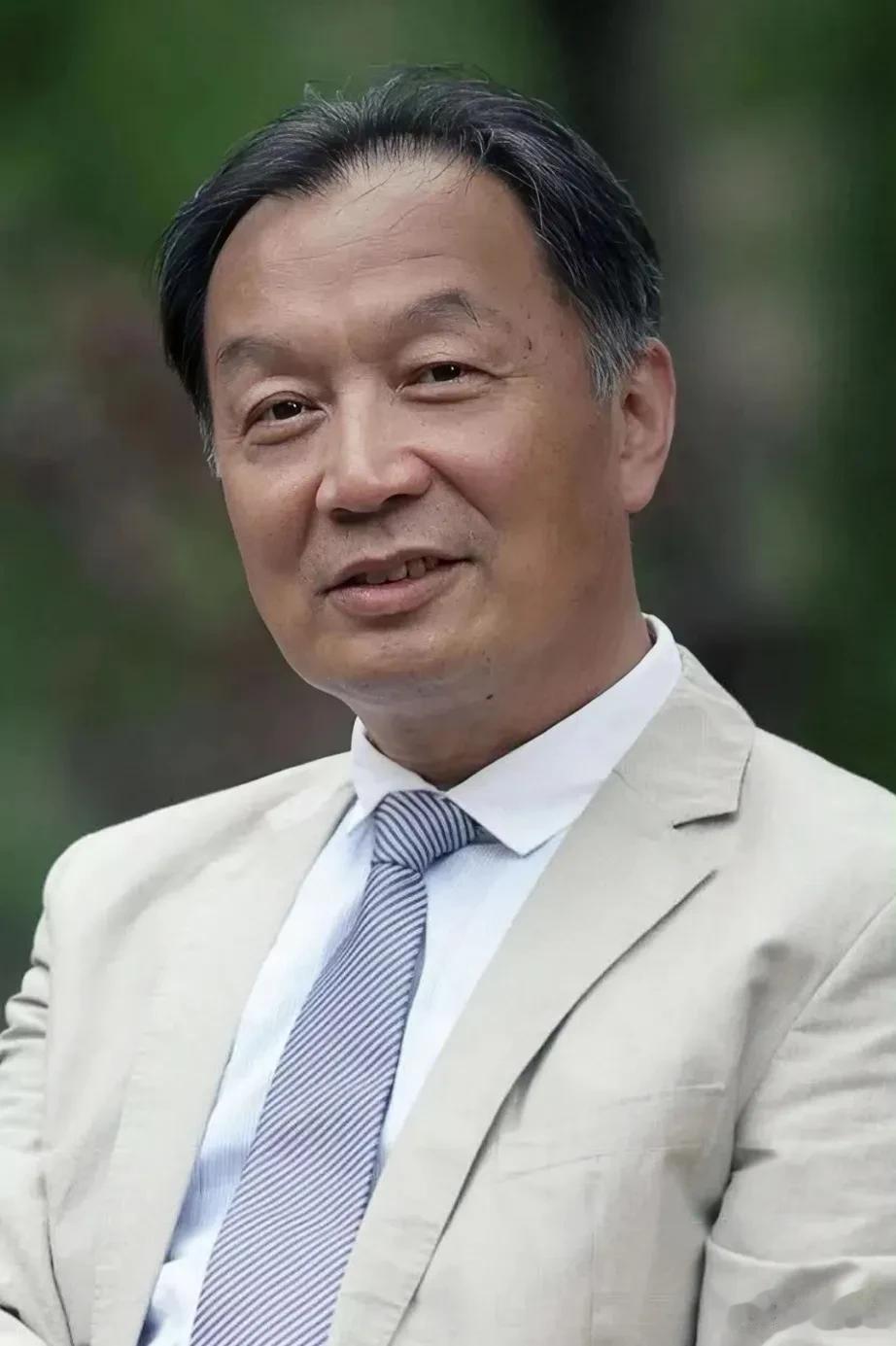 温铁军说:前几年我们搞农业合作社，现在为什么不搞了？因为农民很失望，有钱人、私企