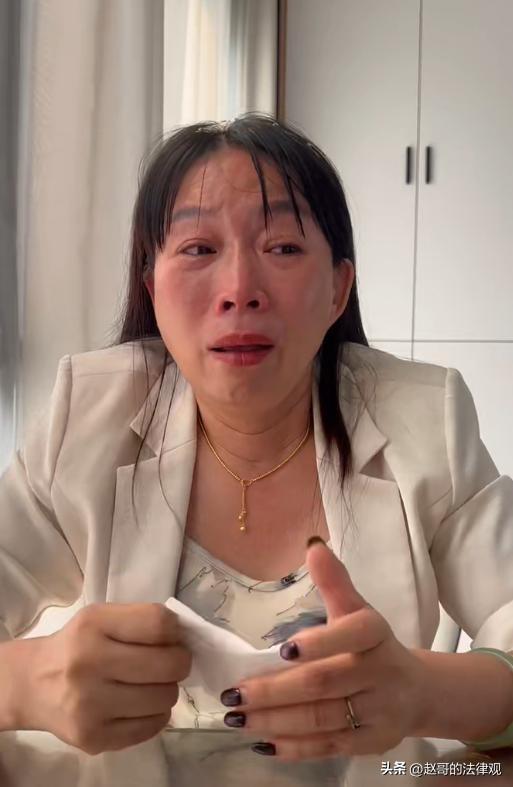 福建，一女子突然发现，丈夫把近700万元夫妻共同财产转给了公司前员工，对方还给丈