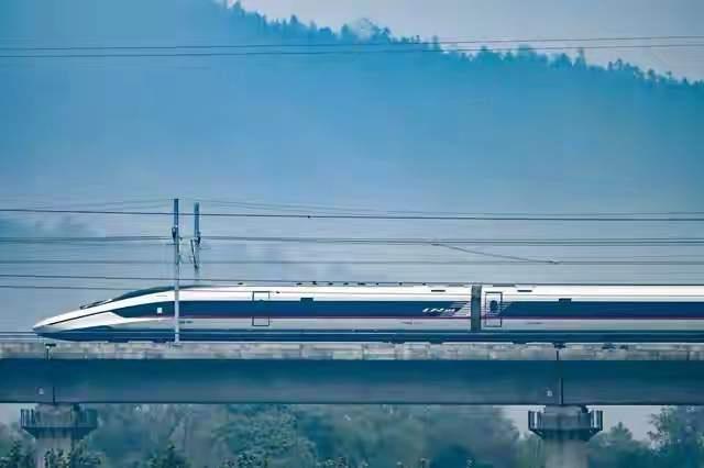 很多客户开始乘坐高铁跨省存款，10万3年最高多出3000元利息

当你看到这个新