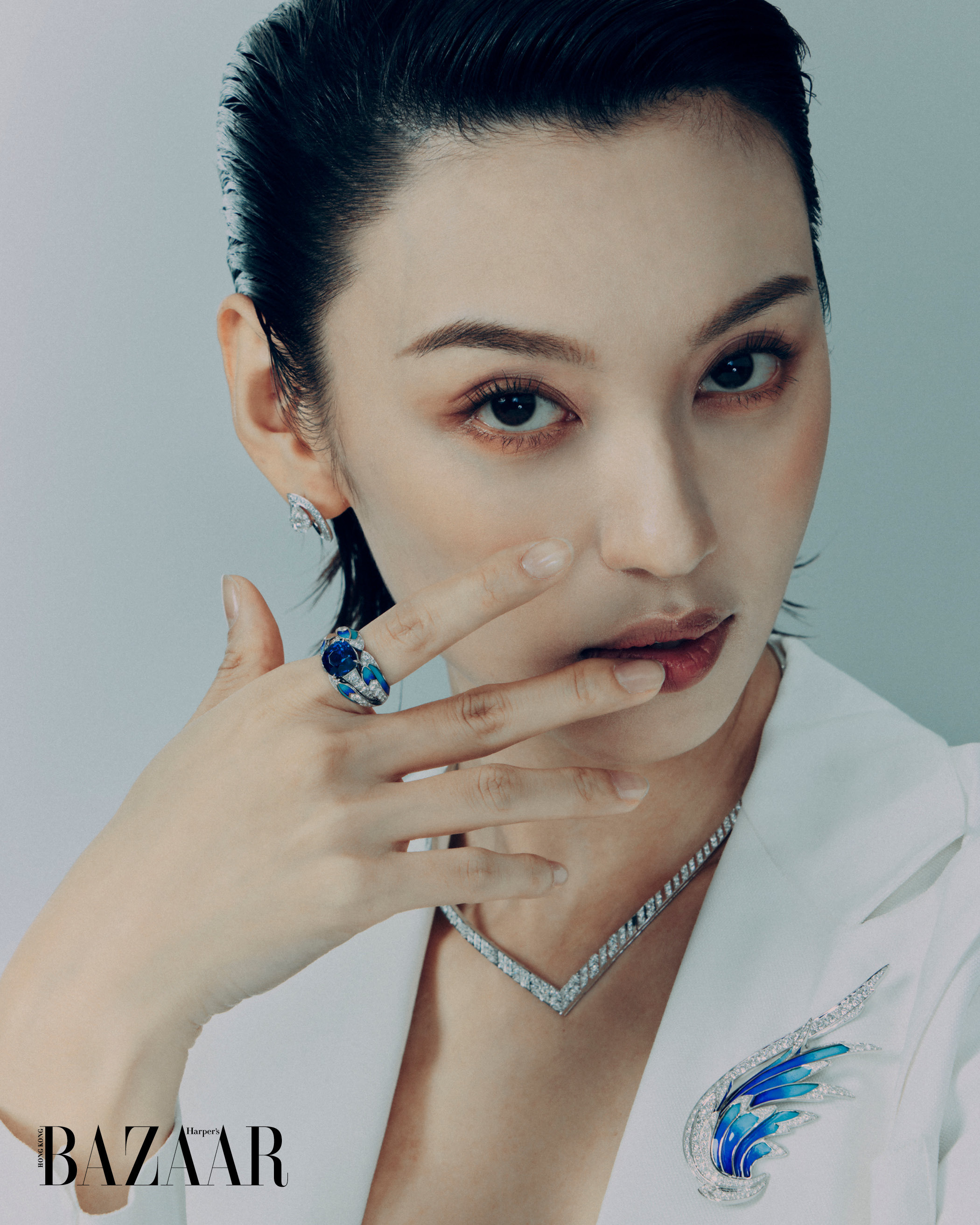 王丹妮亮相港版时尚芭莎六月刊封面，佩戴尚美巴黎Chaumet高级珠宝完成开季企划