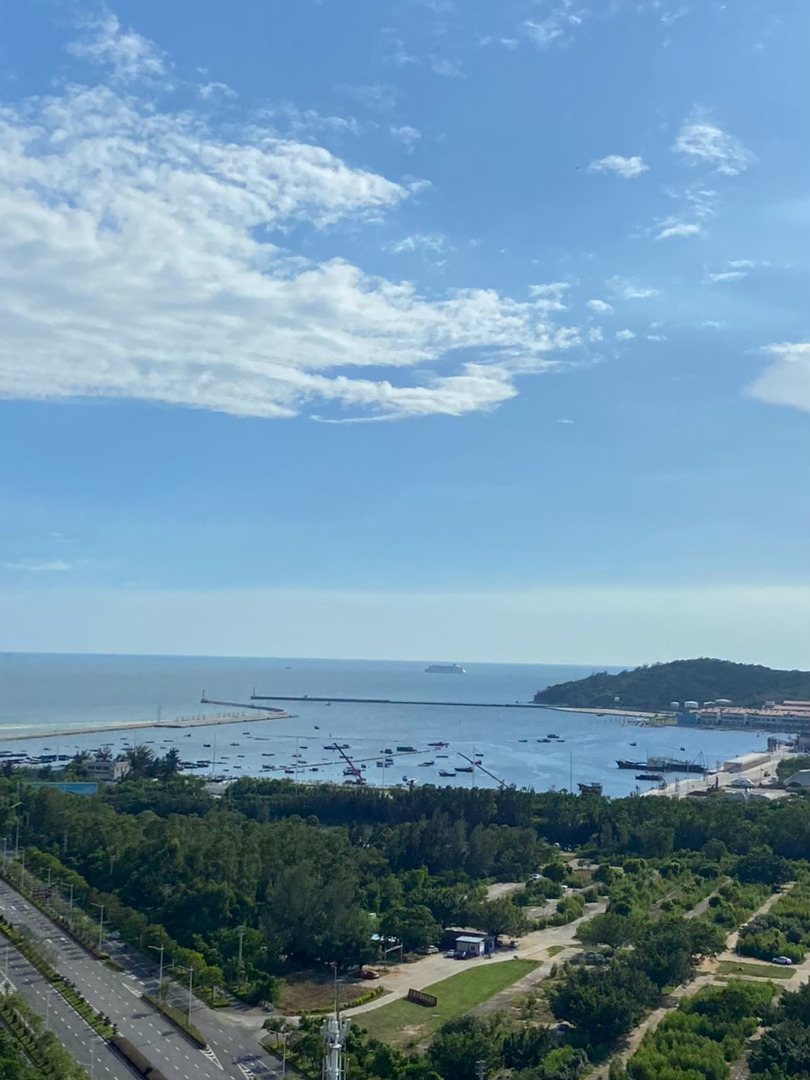 风和日丽适合游泳🏊♀️顺便看下游泳馆有没有腹肌帅哥