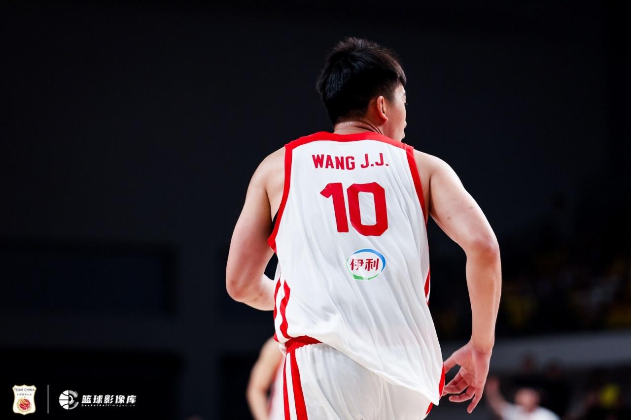 我真中国男篮王俊杰鸣不平！虽然今天中国男篮以92:74大胜中国台北男篮，但是王俊