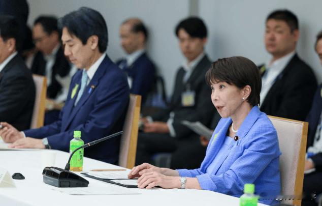奉劝所有中国人，大家务必要做好心理准备
 
很多人平时看看新闻，总把国外的军事动