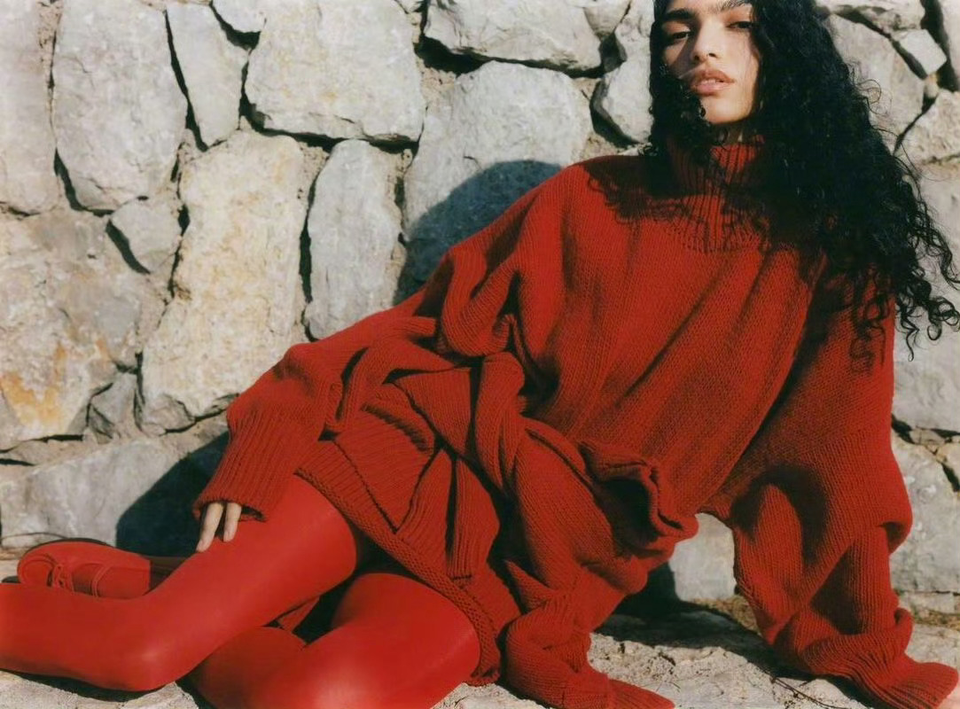 Anita Pozzo登封2026六月刊Vogue Polska红调专题封面，P