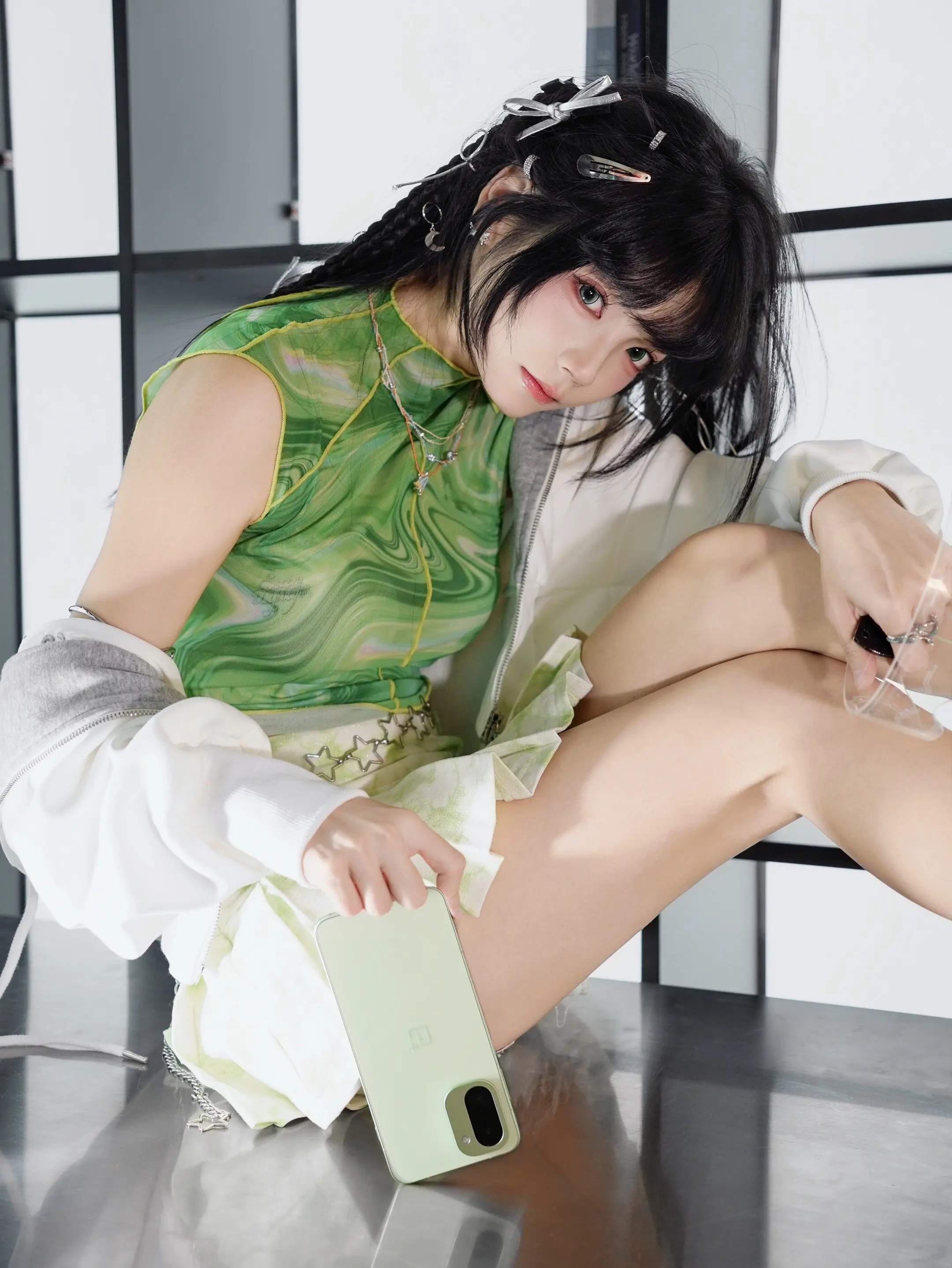 防盗系统对我无效，未来男友的手机我笑纳了。