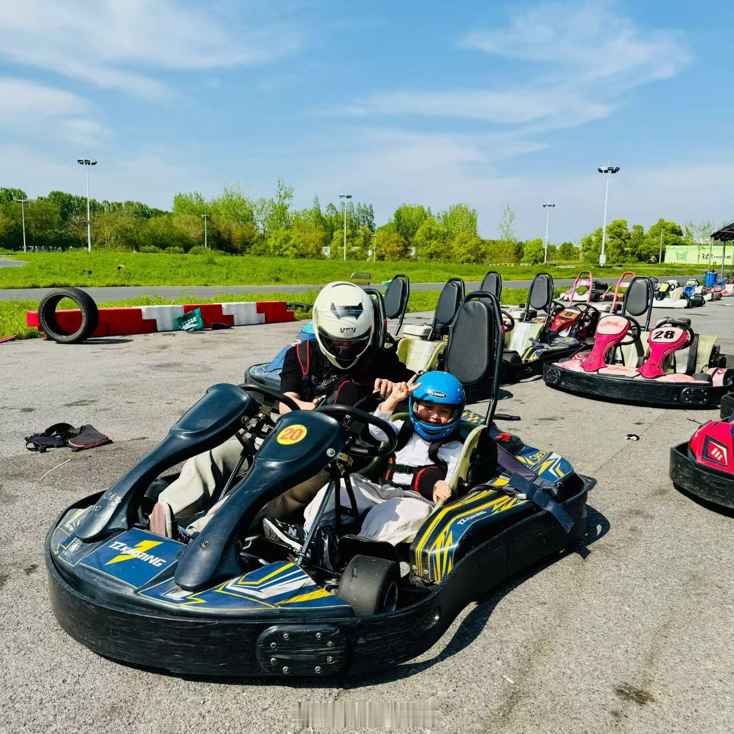 跑赛道，从娃娃抓起汽车我与汽车的日常卡丁车 南京