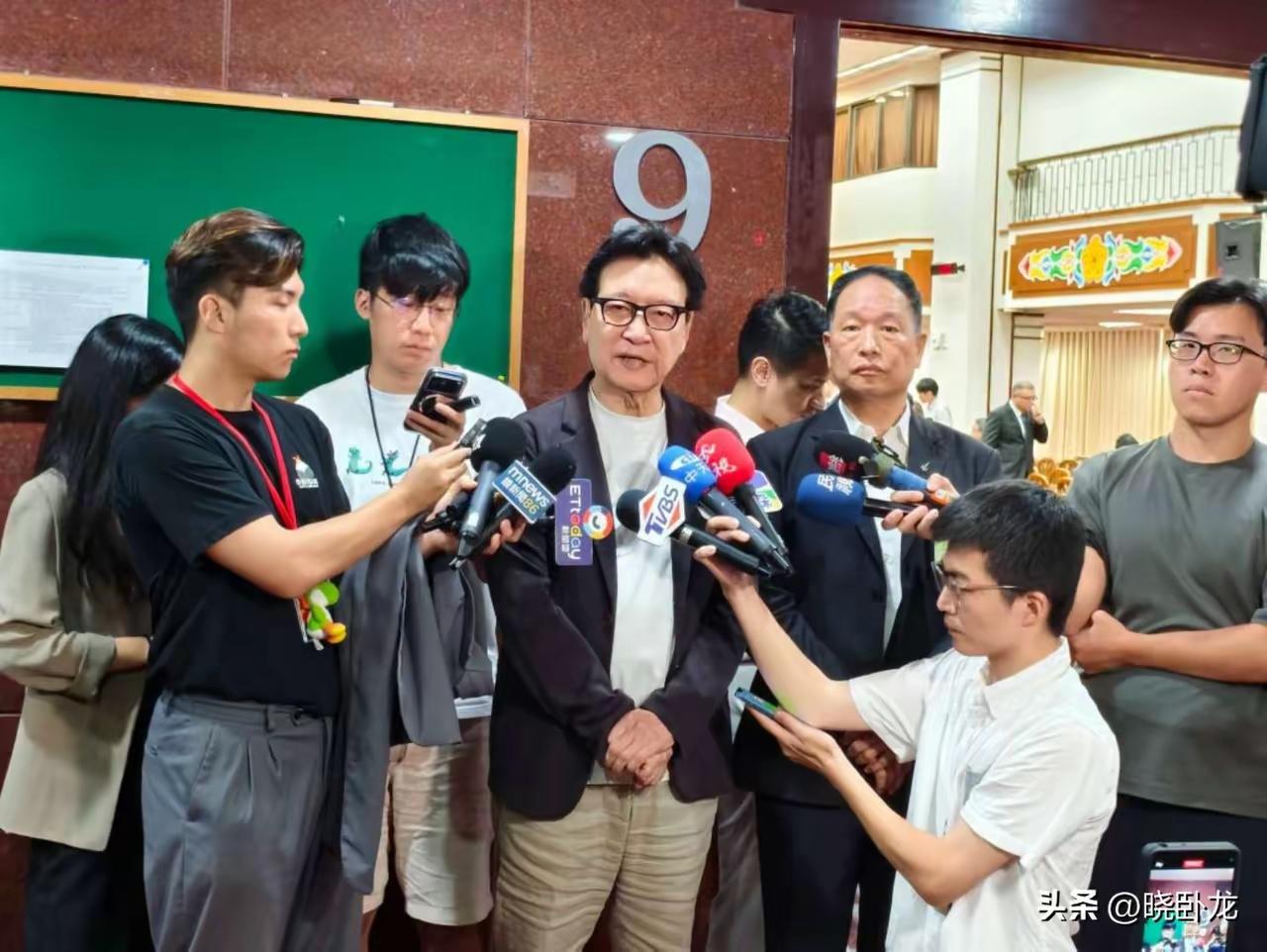 8月11日上午，赵少康、帅化民、张延廷等人在台立法机构出席无人载具政策公听会。赵