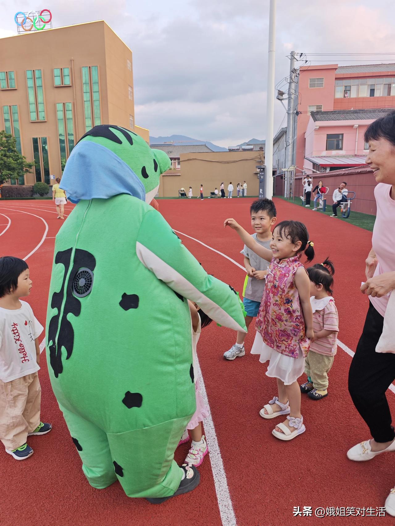 太白、眉县、西安的天气对比，感觉花钱避暑还是值了。想想顶着烈日户外工作的那些人们