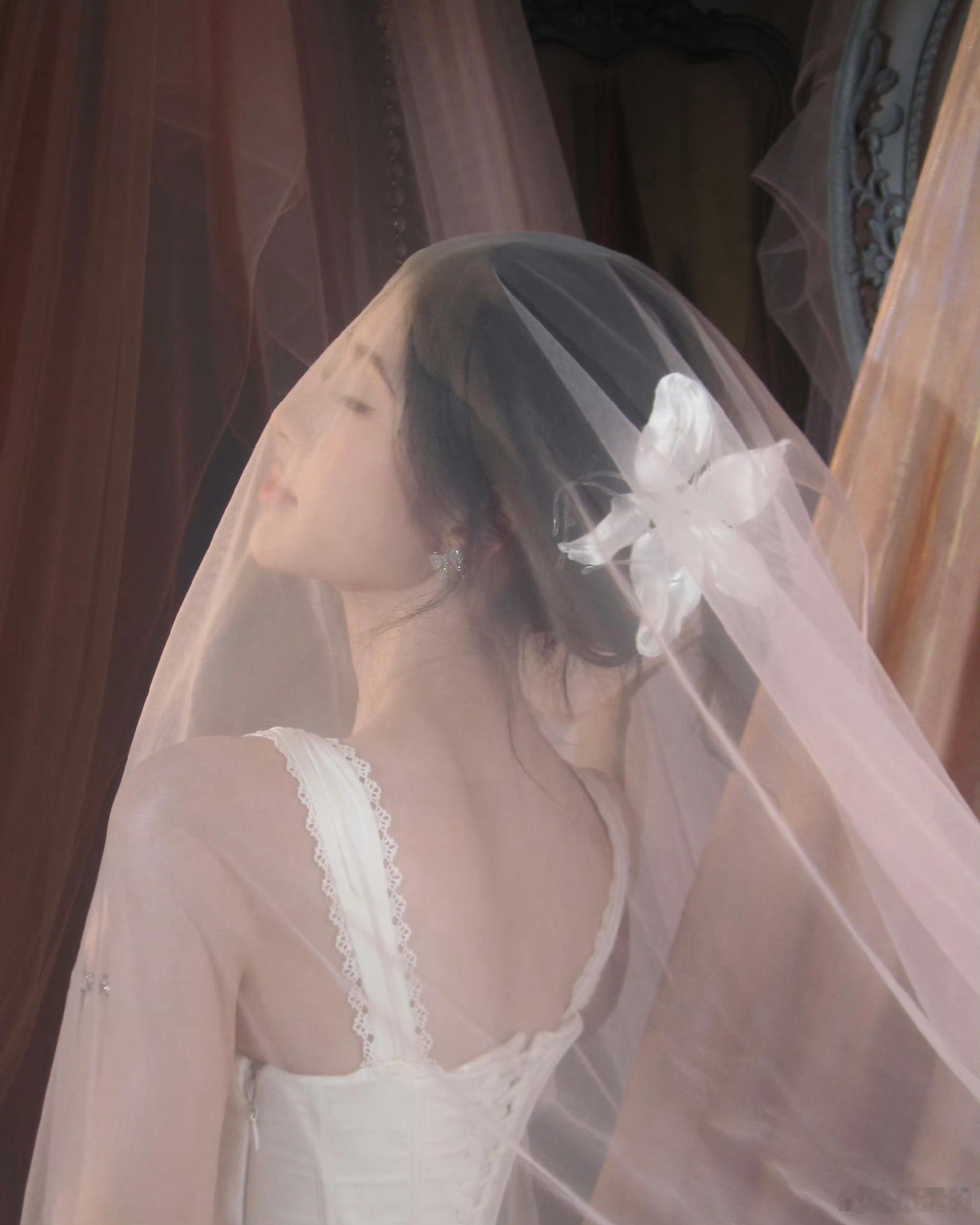 鞠婧祎小助理更新~美美哒[爱慕] ​​​